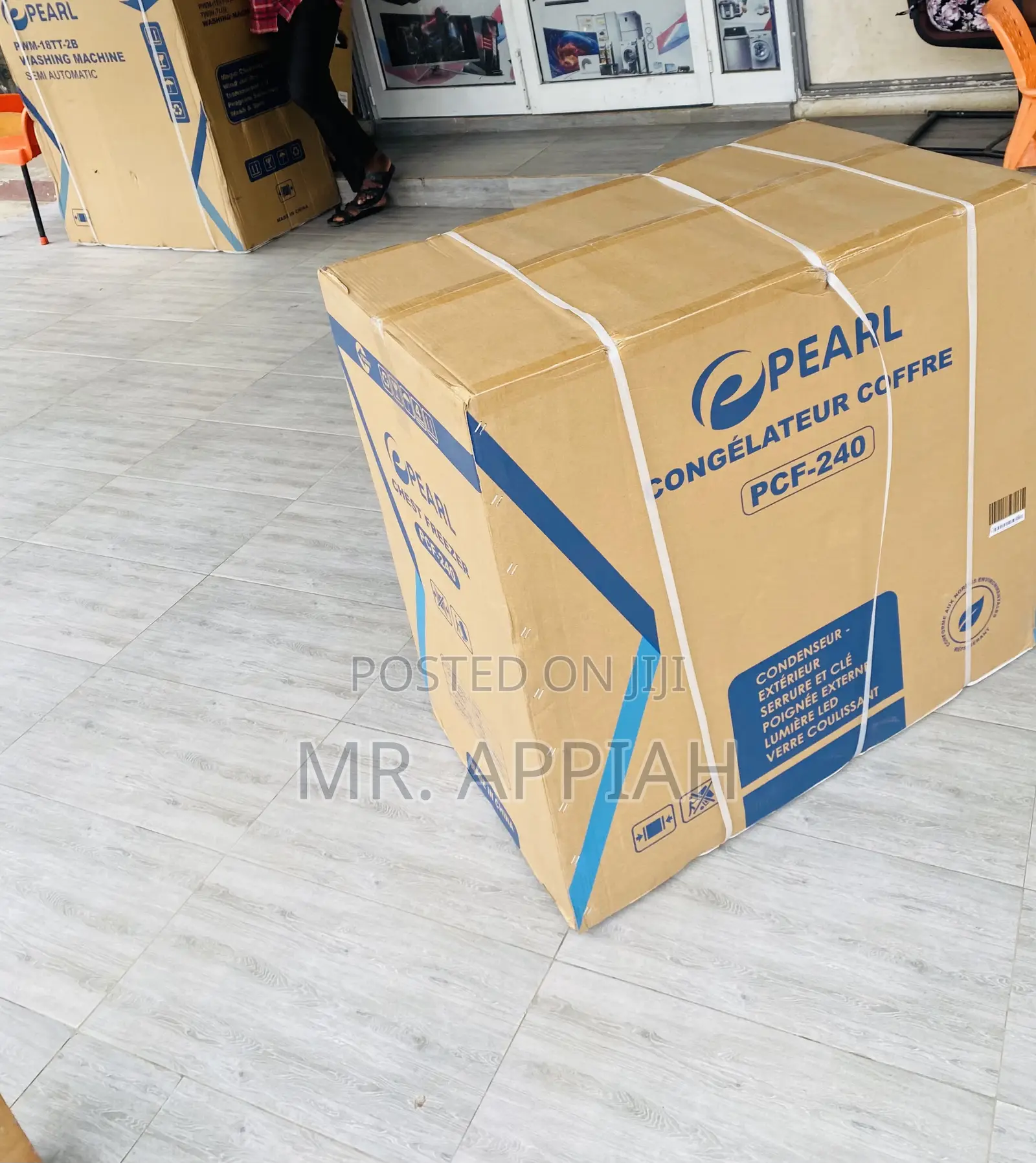 Elegantly Designed Pearl PCF-240 200lelectric Chest Freezer