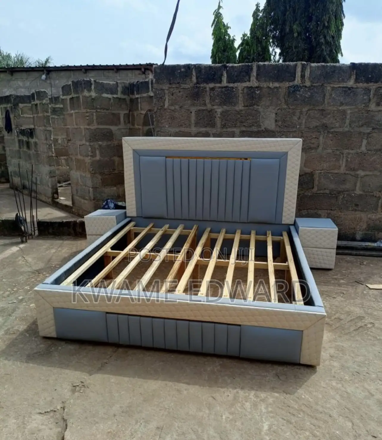 Queen Size Bed With Two Sides Drawer