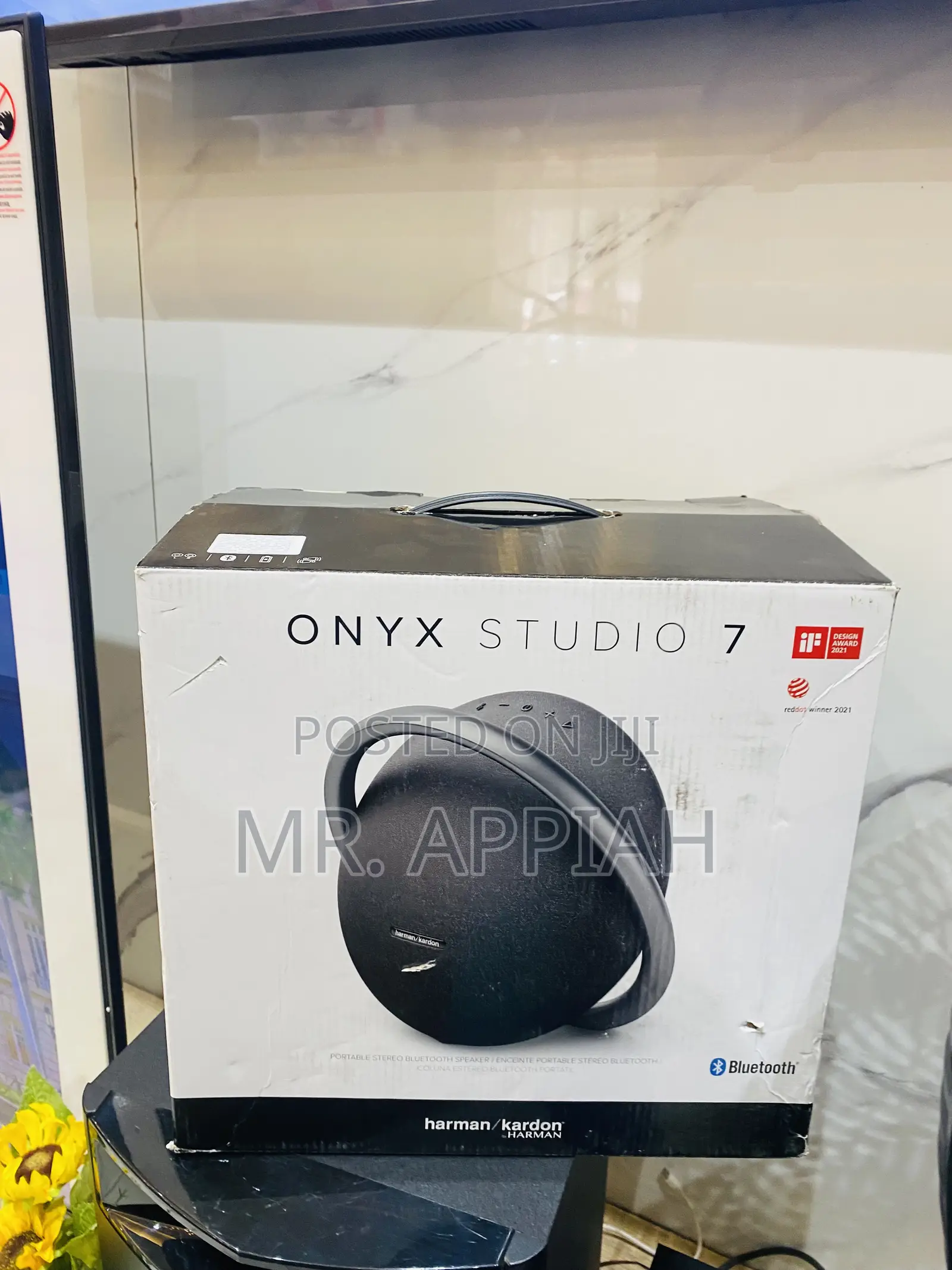 Long Lasting Harman Kardon Onyx 7 Bluetooth Speaker.