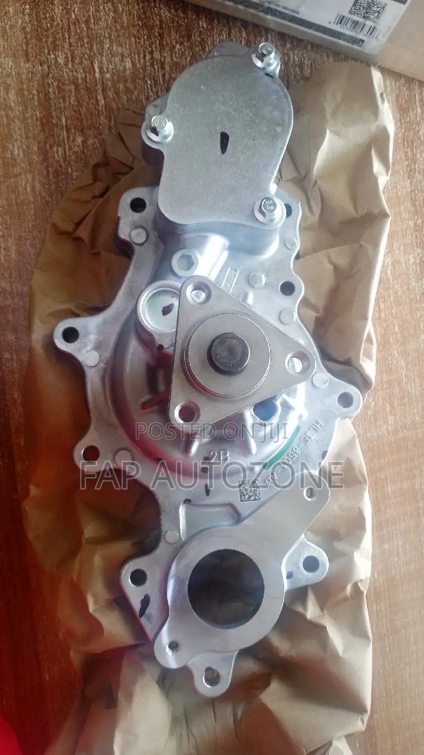10332. Original Ford F150 Water Pump From Usa.