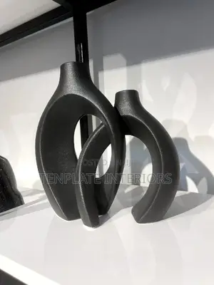 Interlock Vase Black