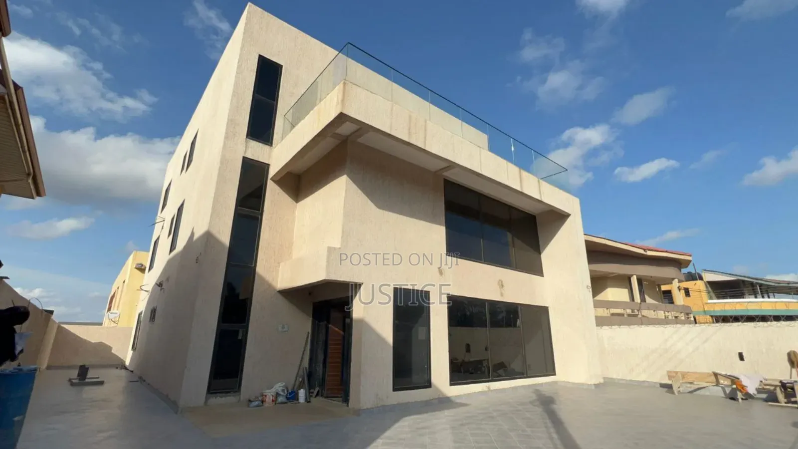 6bdrm Duplex in Abc Achimota for sale