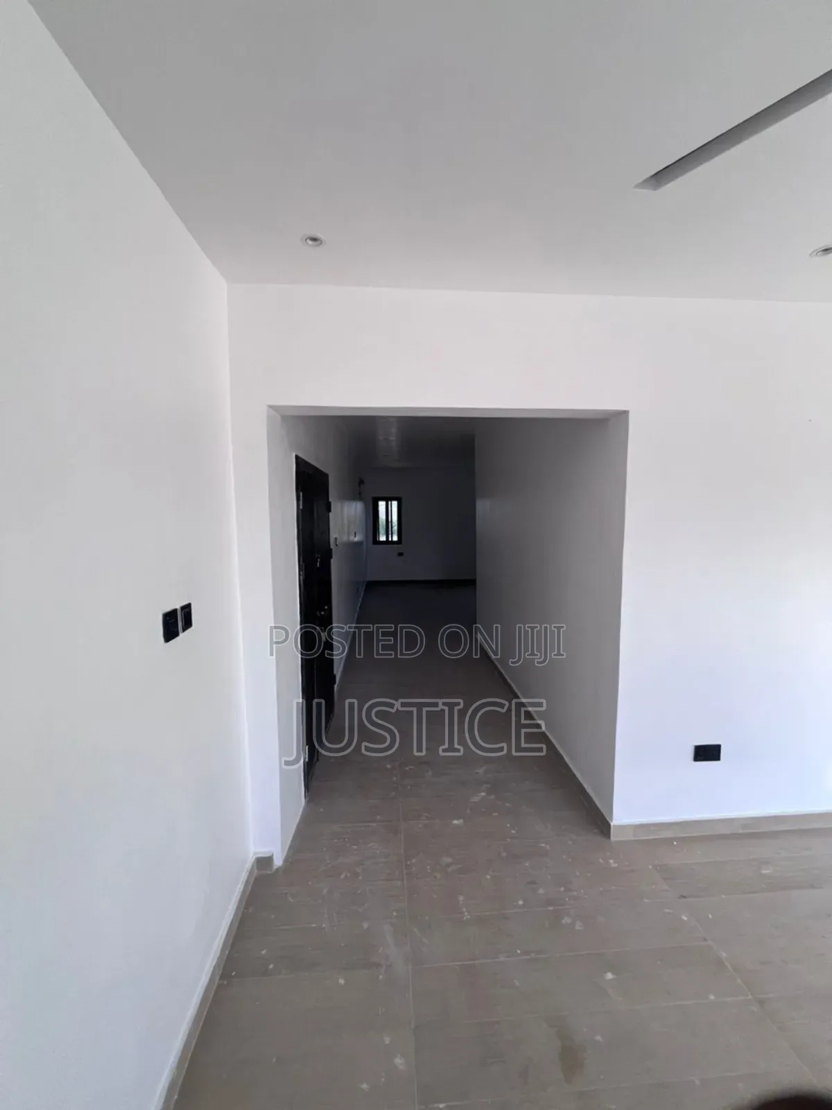 6bdrm Duplex in Abc Achimota for sale