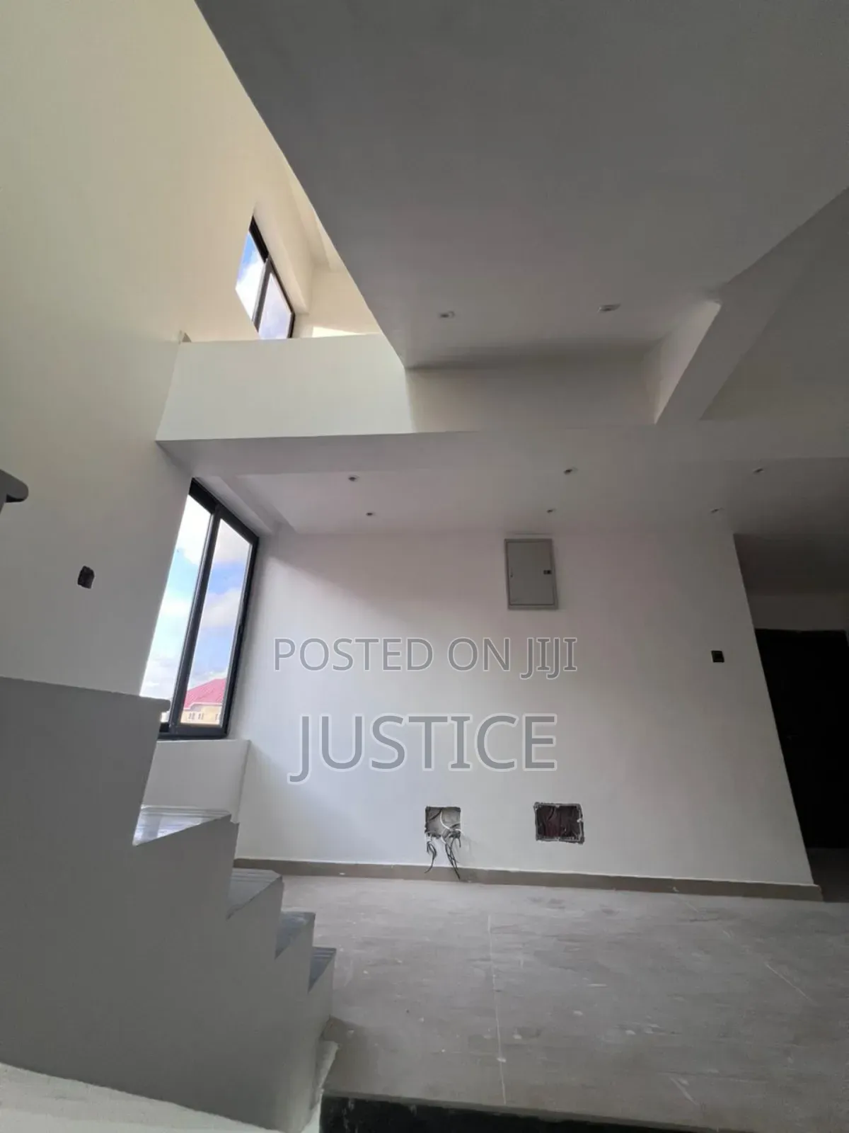 6bdrm Duplex in Abc Achimota for sale