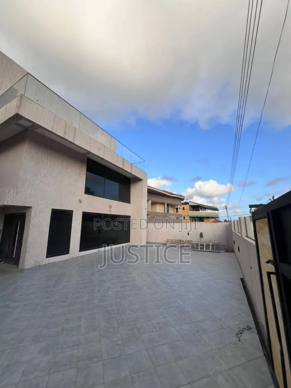 6bdrm Duplex in Abc Achimota for sale
