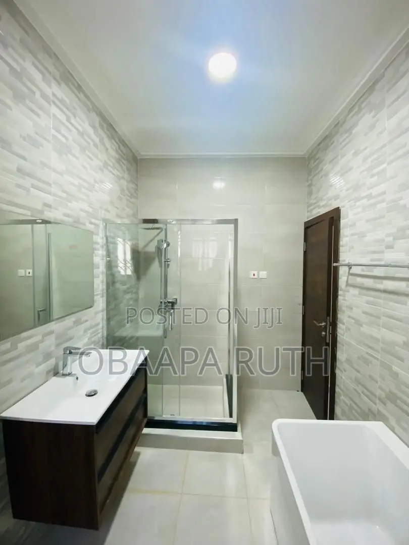 4bdrm Duplex in East Legon Hills, School Junction for rent