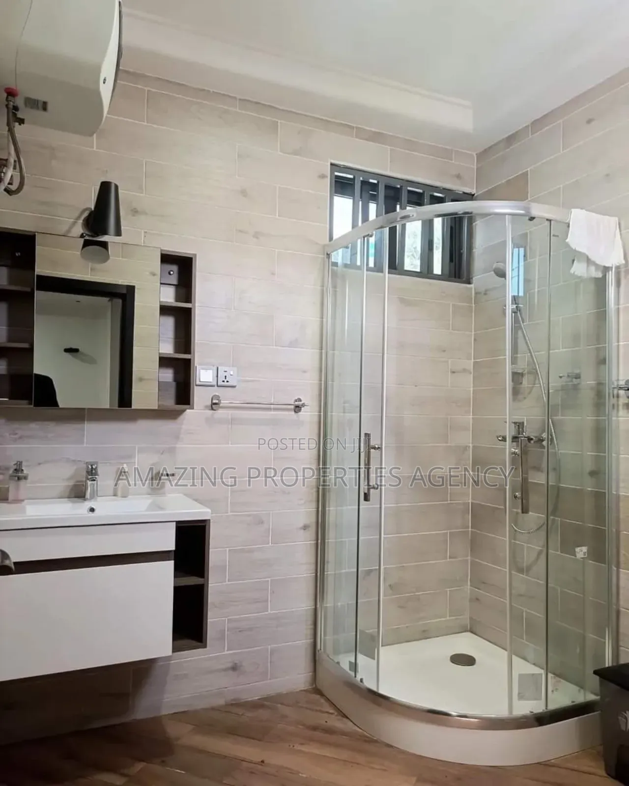 7bdrm House in Airport Residential Area for rent