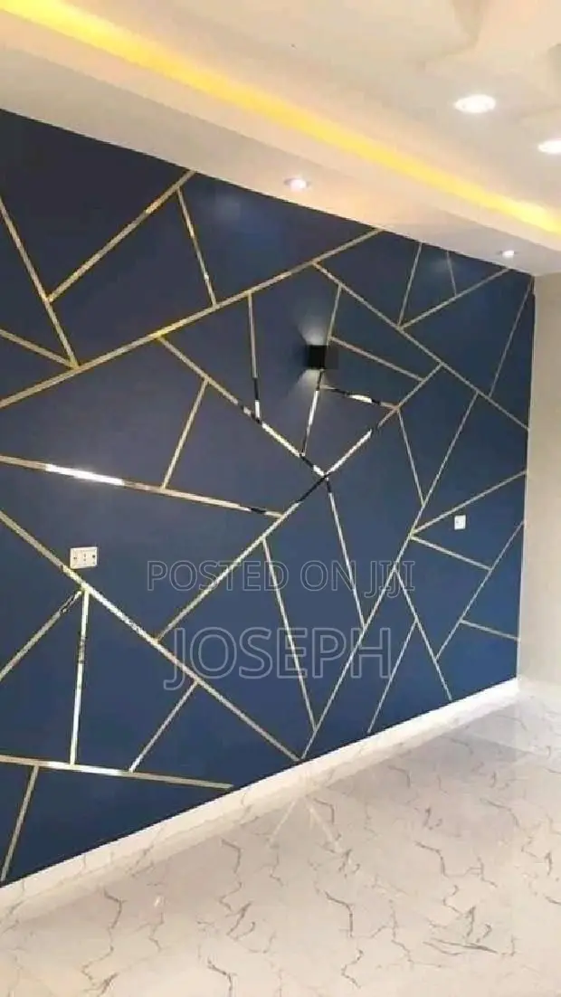 Gold Stripes Wall Design
