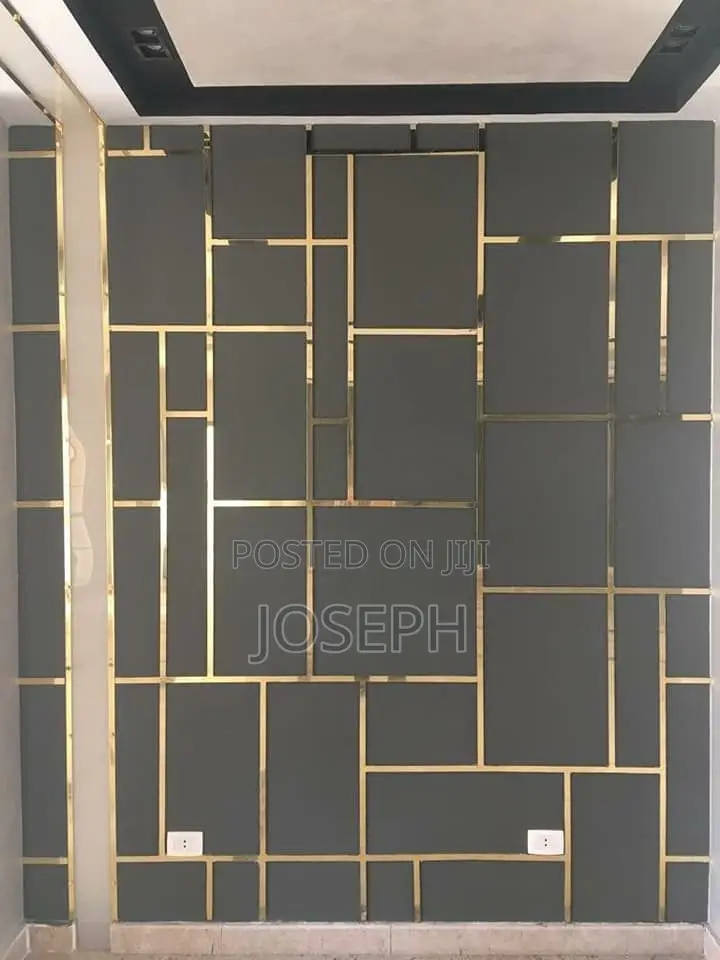 Gold Stripes Wall Design