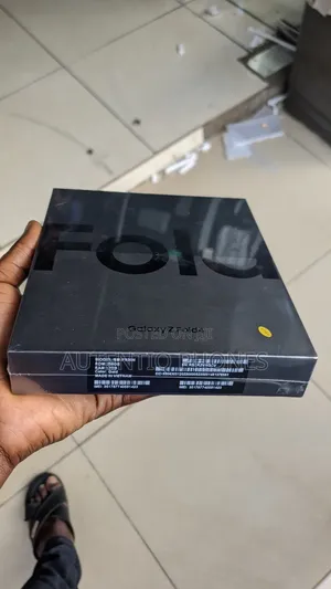 New Samsung Galaxy Z Fold4 512 GB Black