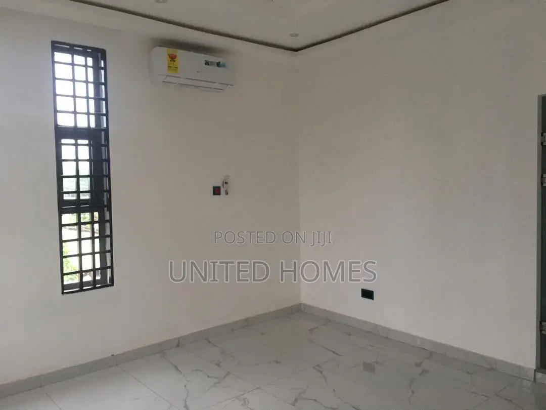 4bdrm House in Achimota for sale