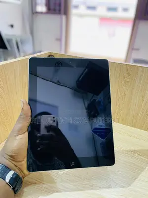Apple iPad 4 Wi-Fi + Cellular 16 GB