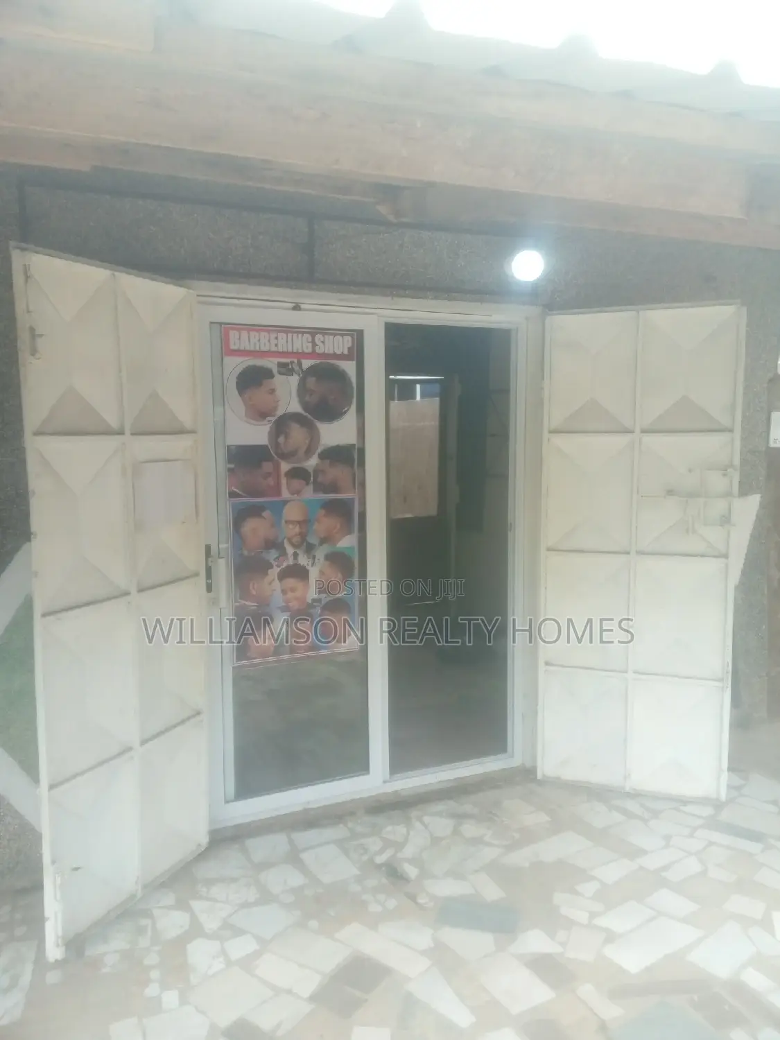 Exclusive Road Side/Busy Shop/Store/Showroom, Spintex