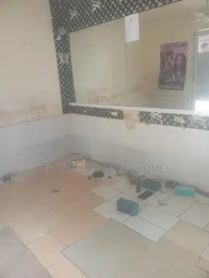 Exclusive Road Side/Busy Shop/Store/Showroom, Spintex