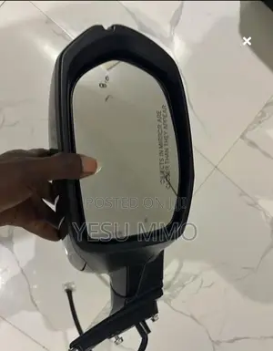 CR-V 21 Side Mirror With Light and Sensor