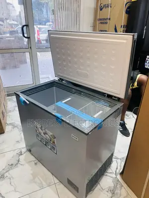Inside Light Chest Freezer 200l Pearl PCF-240