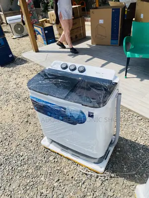 Affordable Midea 7kg Semi-Automatic Washing Machine.