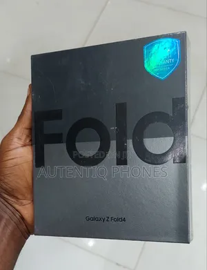 New Samsung Galaxy Z Fold4 256 GB Gold