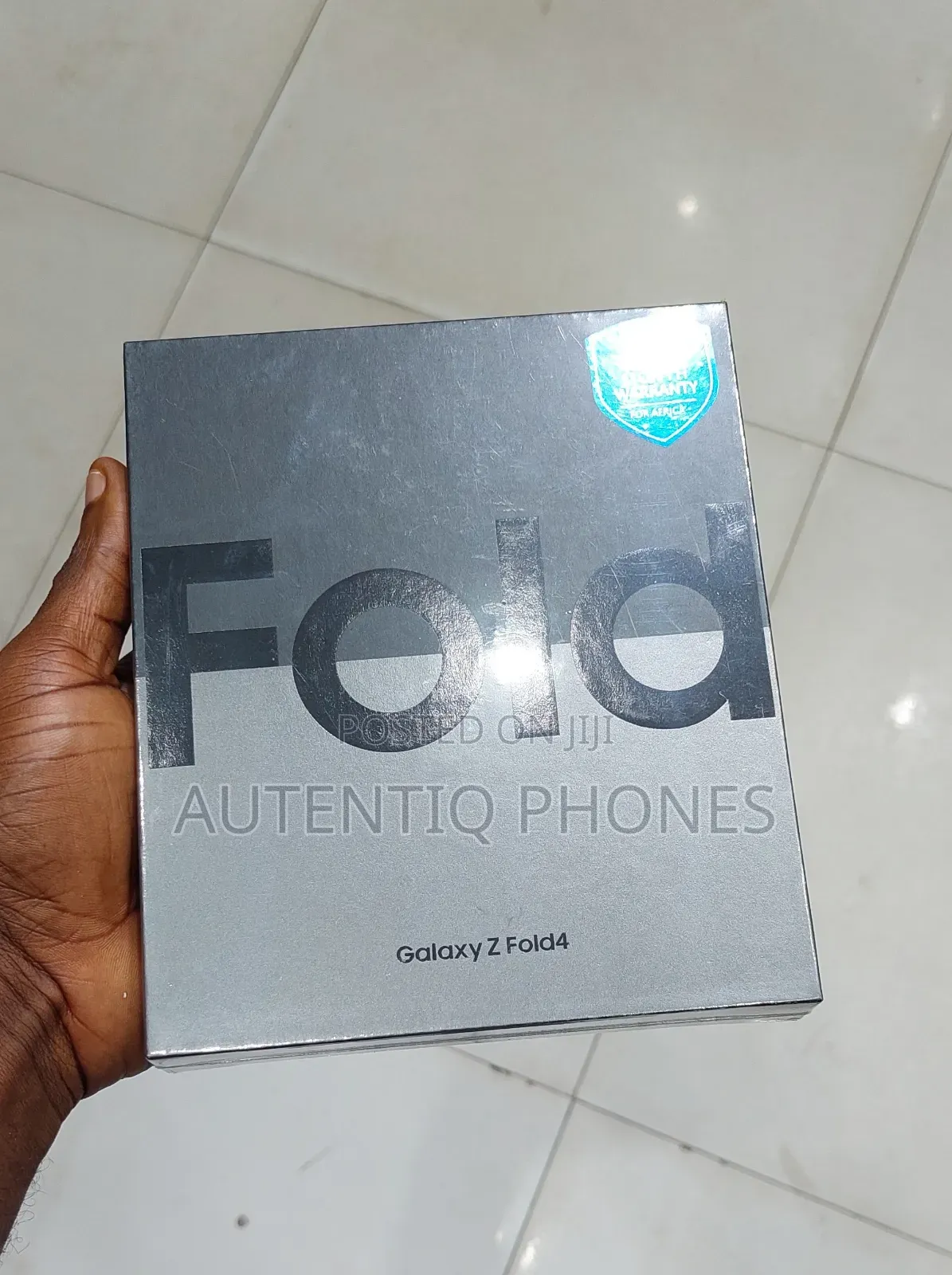 New Samsung Galaxy Z Fold4 256 GB Gold