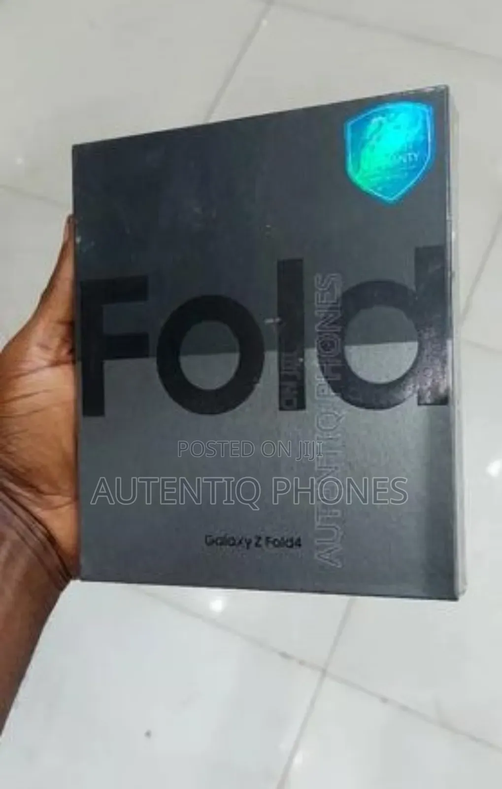 New Samsung Galaxy Z Fold4 256 GB Gold