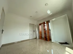 2bdrm Apartment in American House for rent
