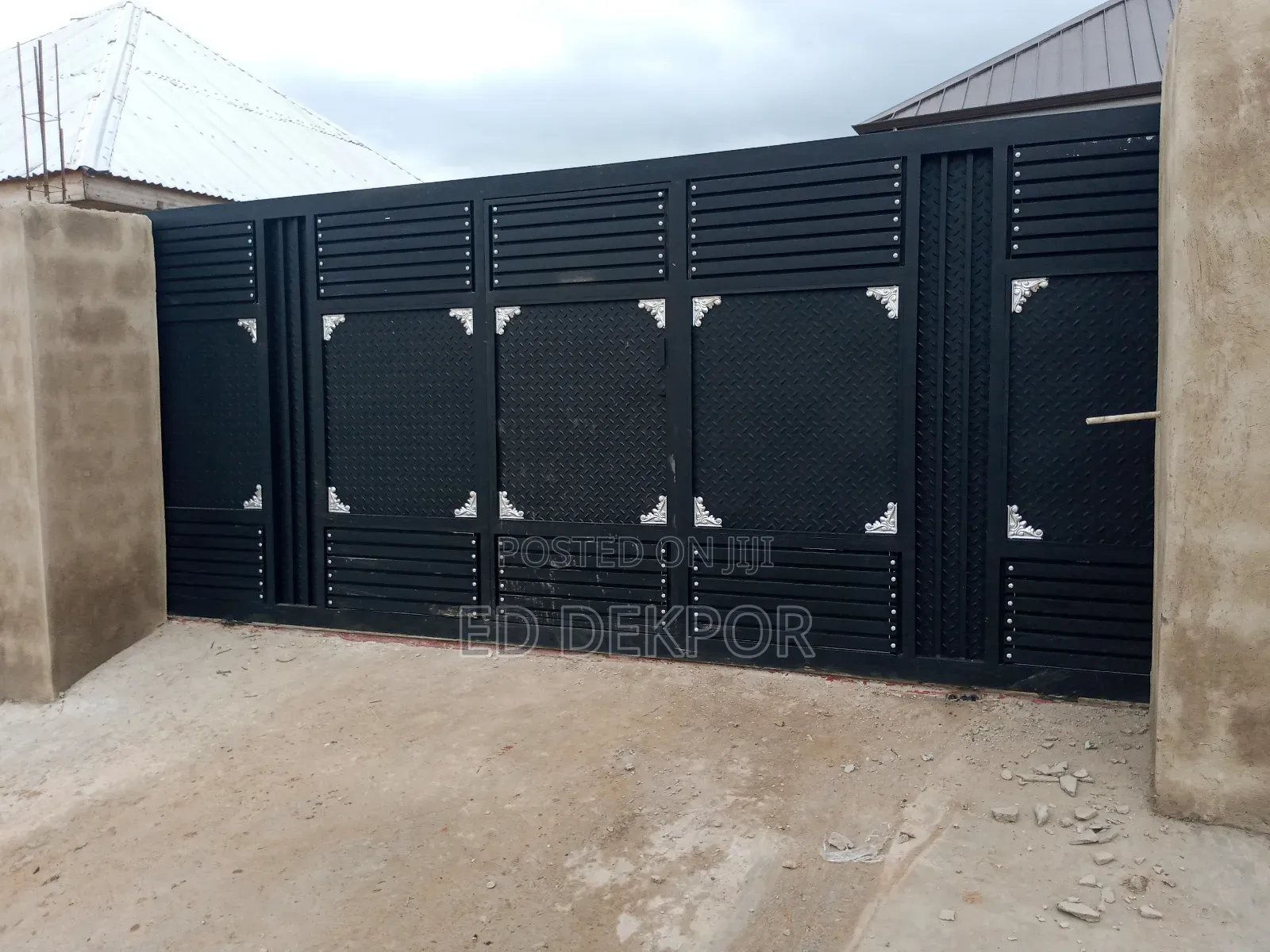 Conner Moulding Gate