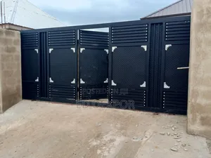 Conner Moulding Gate