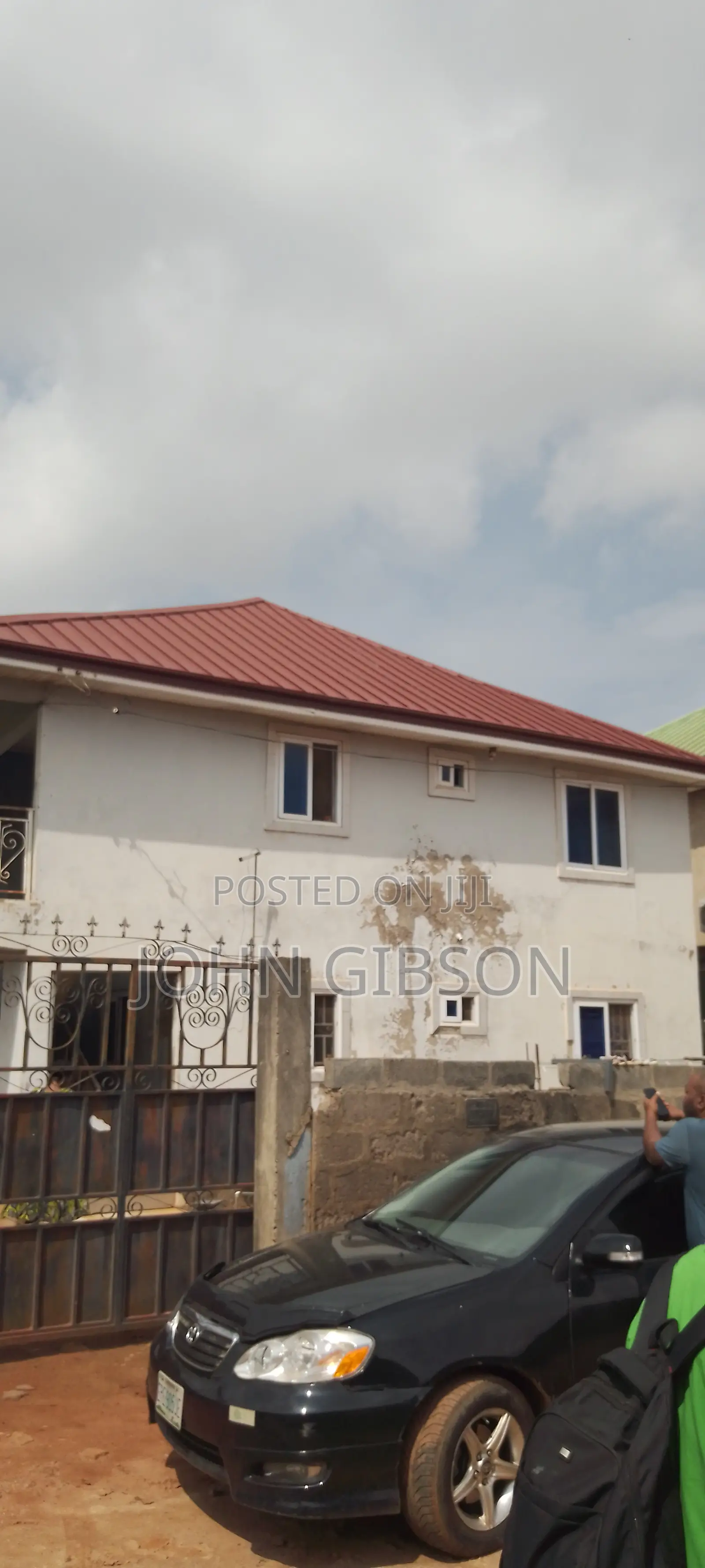 8bdrm Block of Flats in Amanhia, Accra Metropolitan for sale