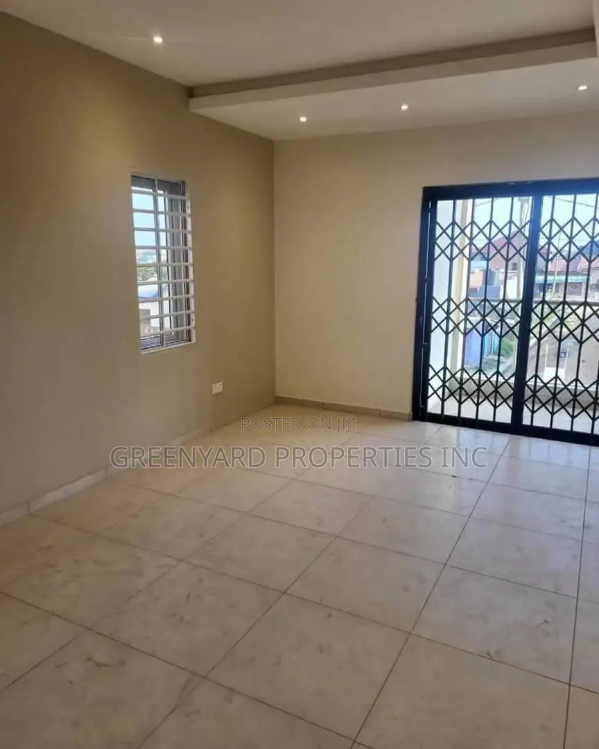 4bdrm House in C6, Lake Side Estate for sale