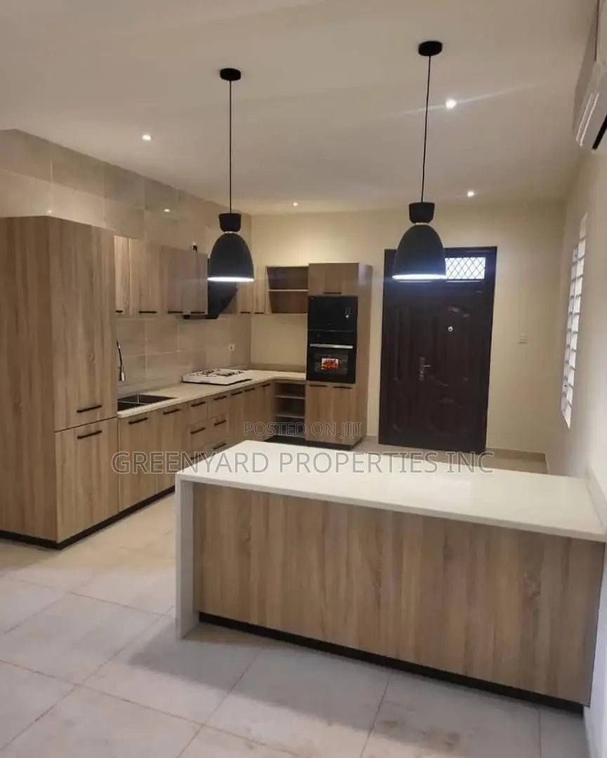 4bdrm House in C6, Lake Side Estate for sale