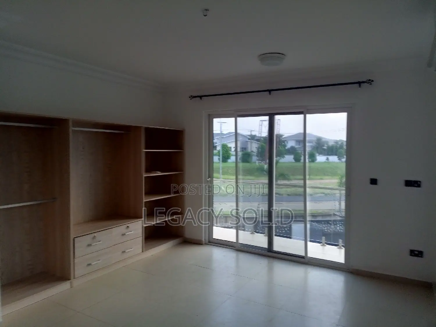 3bdrm Townhouse / Terrace in Legacy Solid Real, Tseaddo for rent