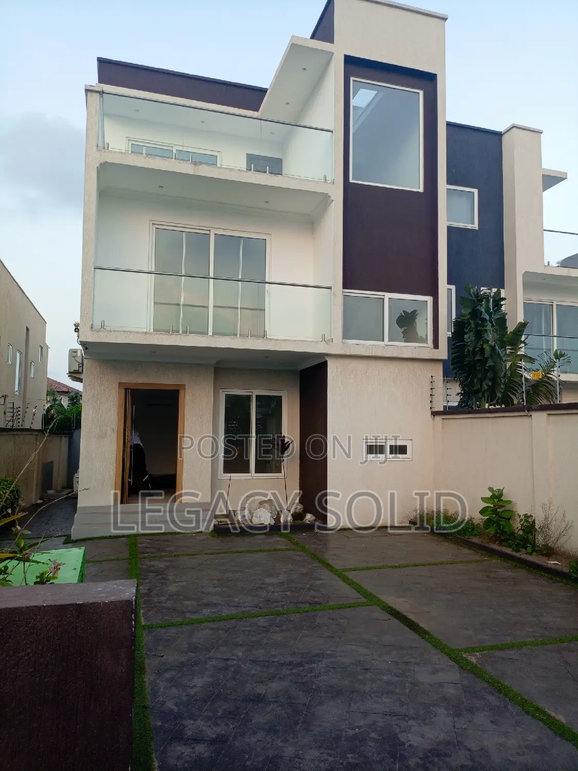 3bdrm Townhouse / Terrace in Legacy Solid Real, Tseaddo for rent