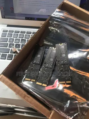 Macbook SSD / 256GIG