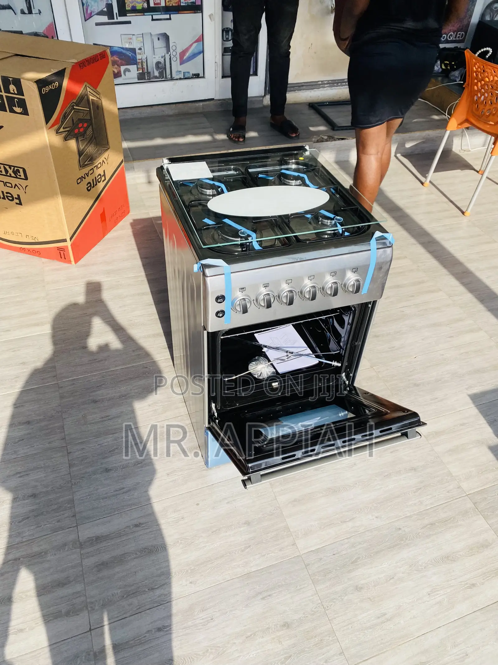 Shop Classic Ferre 60x60 Newlight 4 Gas Cooker With Oven.