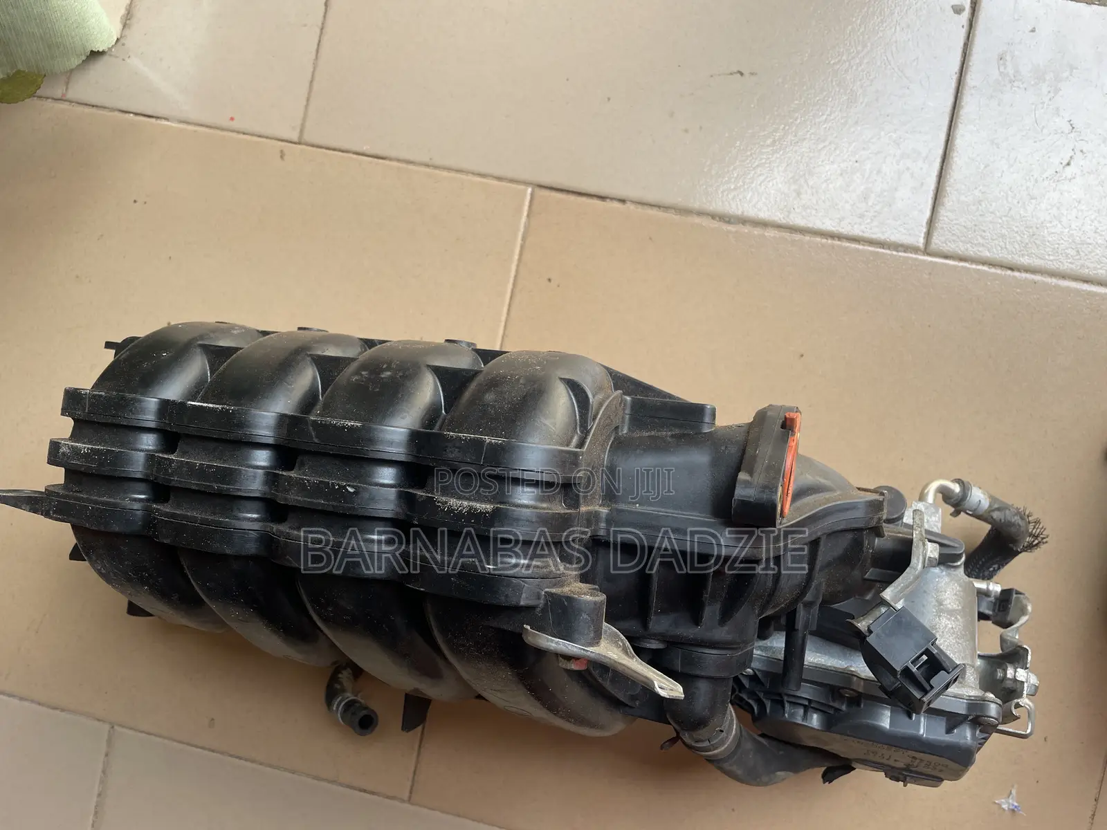 2012 Toyota Vitz Manifold and Throttle(4 Plugs)