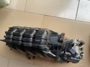 2012 Toyota Vitz Manifold and Throttle(4 Plugs)
