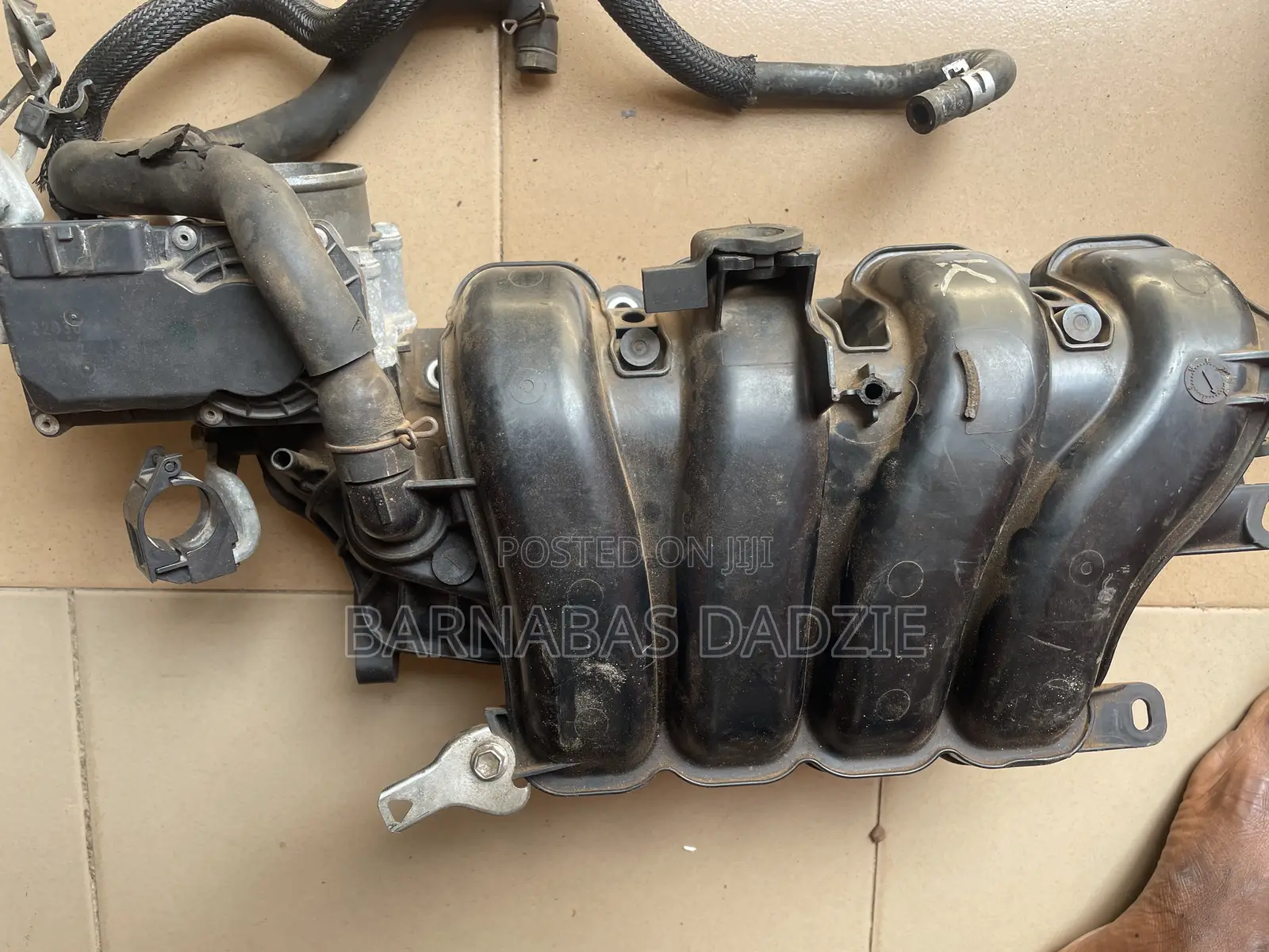 2012 Toyota Vitz Manifold and Throttle(4 Plugs)