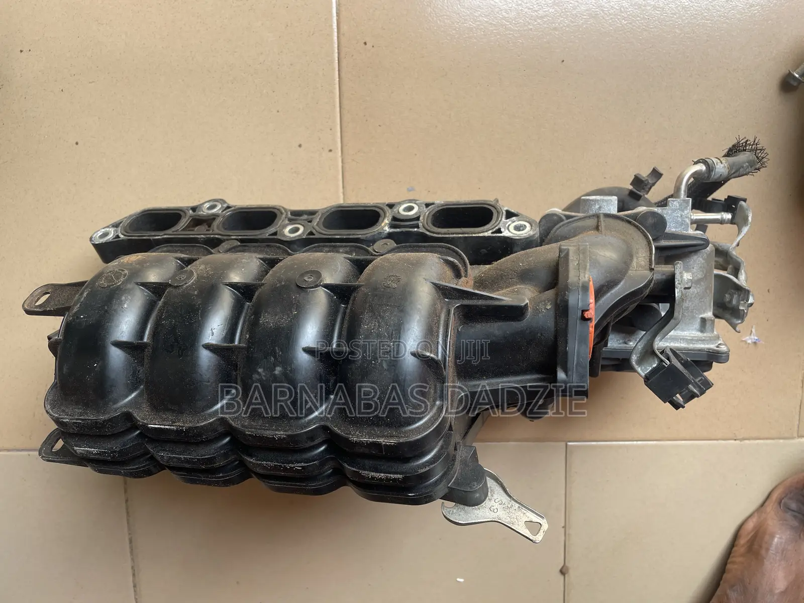 2012 Toyota Vitz Manifold and Throttle(4 Plugs)
