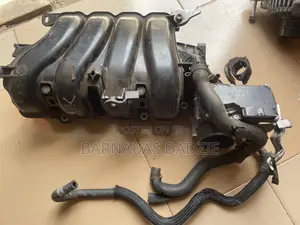 2012 Toyota Vitz Manifold and Throttle(4 Plugs)