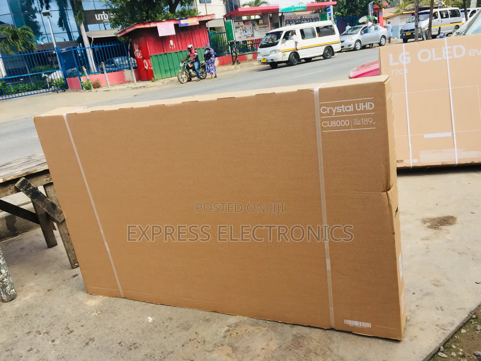 Samsung UHD Smart Glossy Television 75”Cu8000