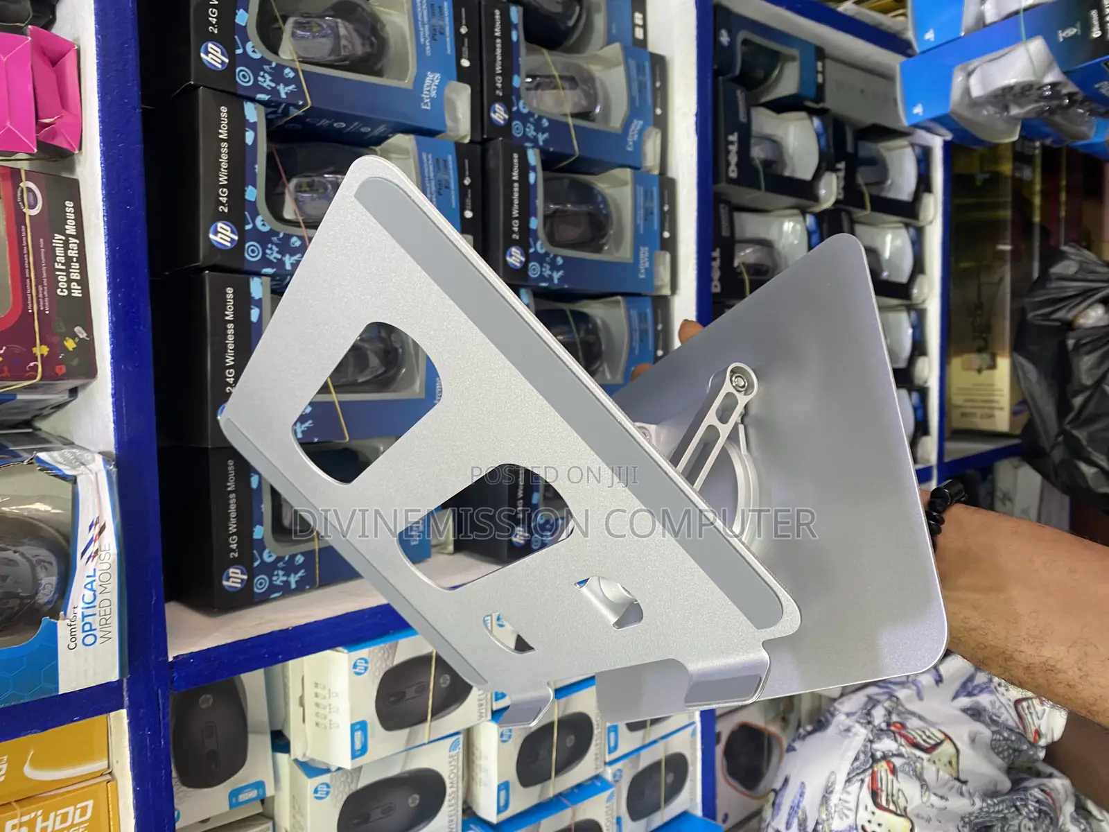 Aluminum Laptop Stand V3.1, It Can Turn 360 Rotation.