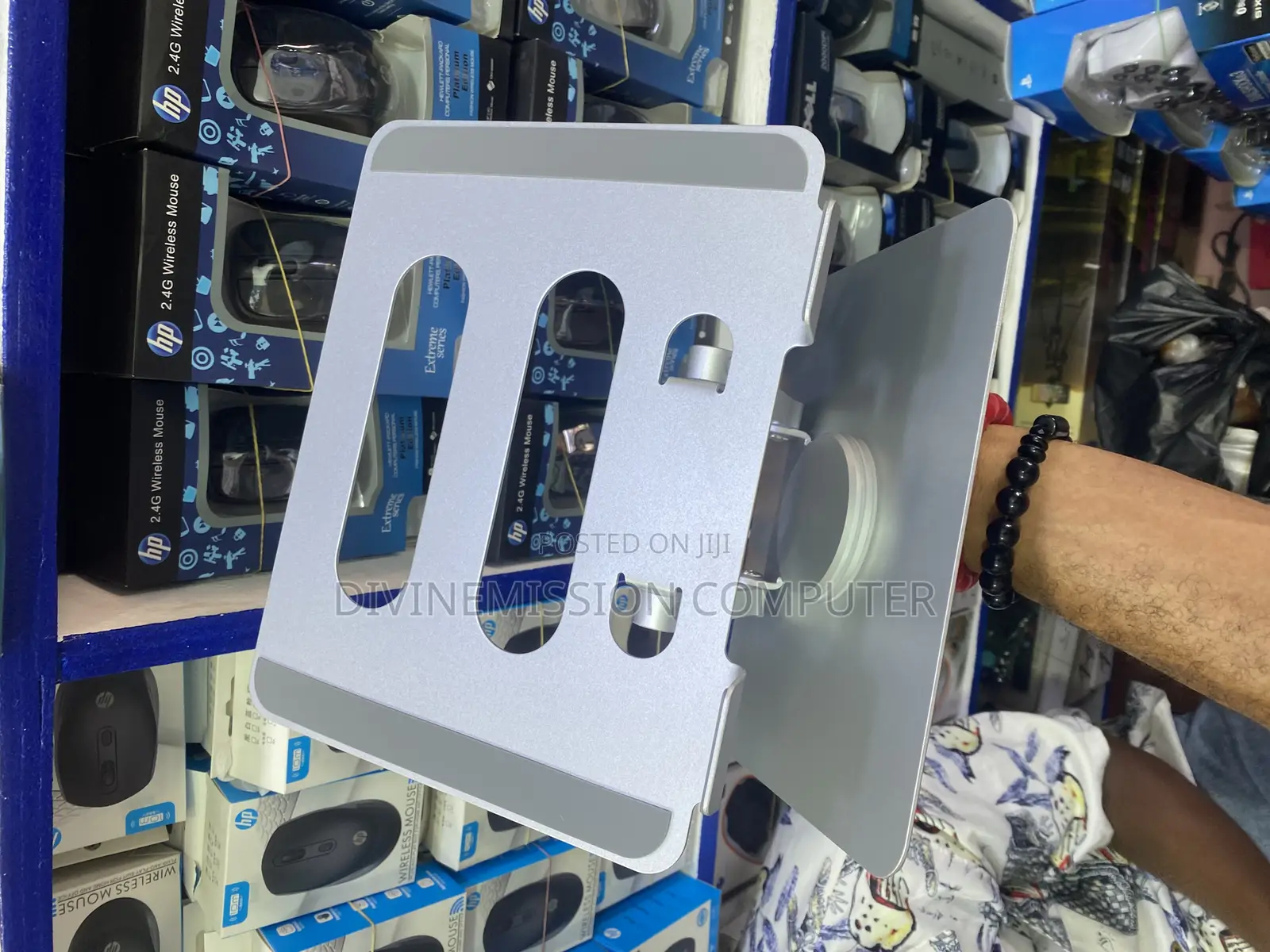 Aluminum Laptop Stand V3.1, It Can Turn 360 Rotation.
