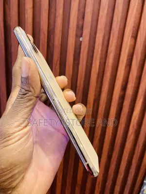 New Apple iPhone 11 Pro Max 64 GB Rose Gold