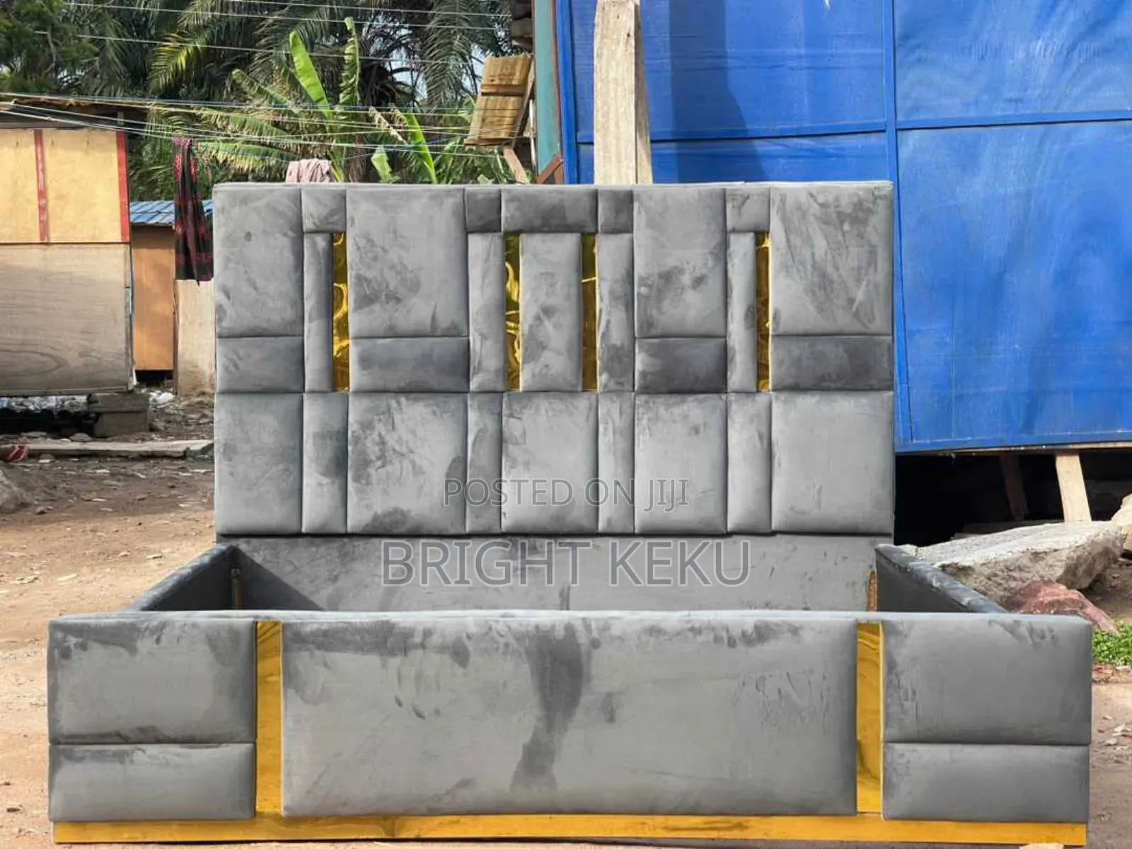 Kind Size Bed