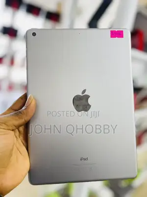 Apple iPad 9.7 32 GB Gray