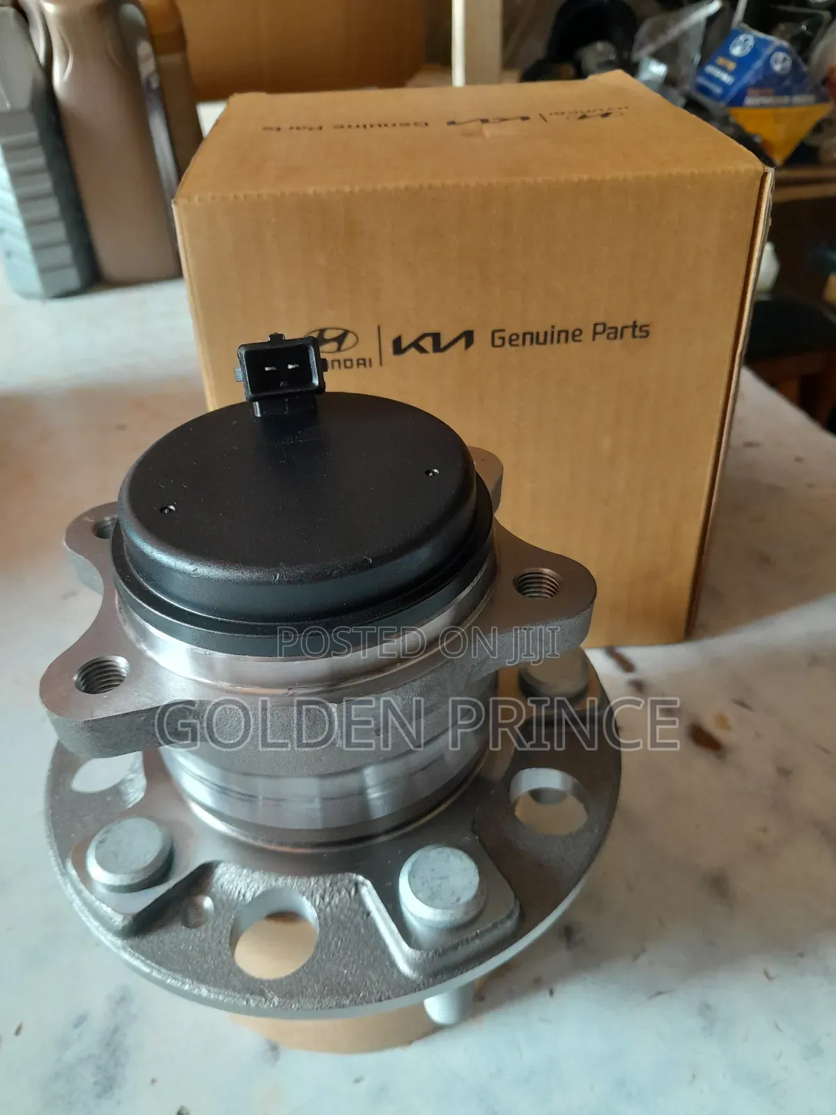 Tucson/Veloster 2020 Back Hub With Sensor