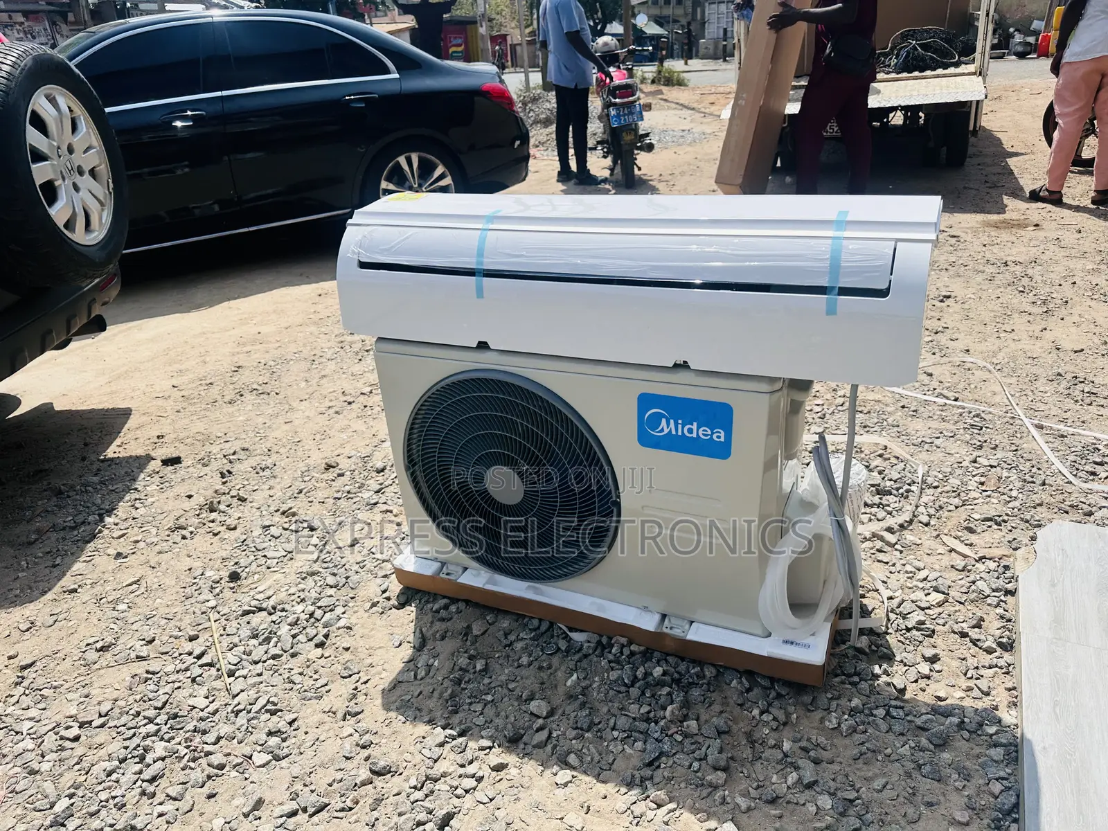 Extremely Cool Air Conditioner Midea 1.5hp Split R410 Gas