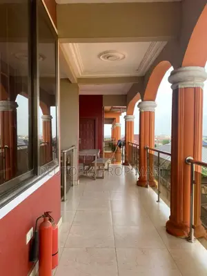2bdrm Apartment in Palace Mall, Tema Metropolitan for rent