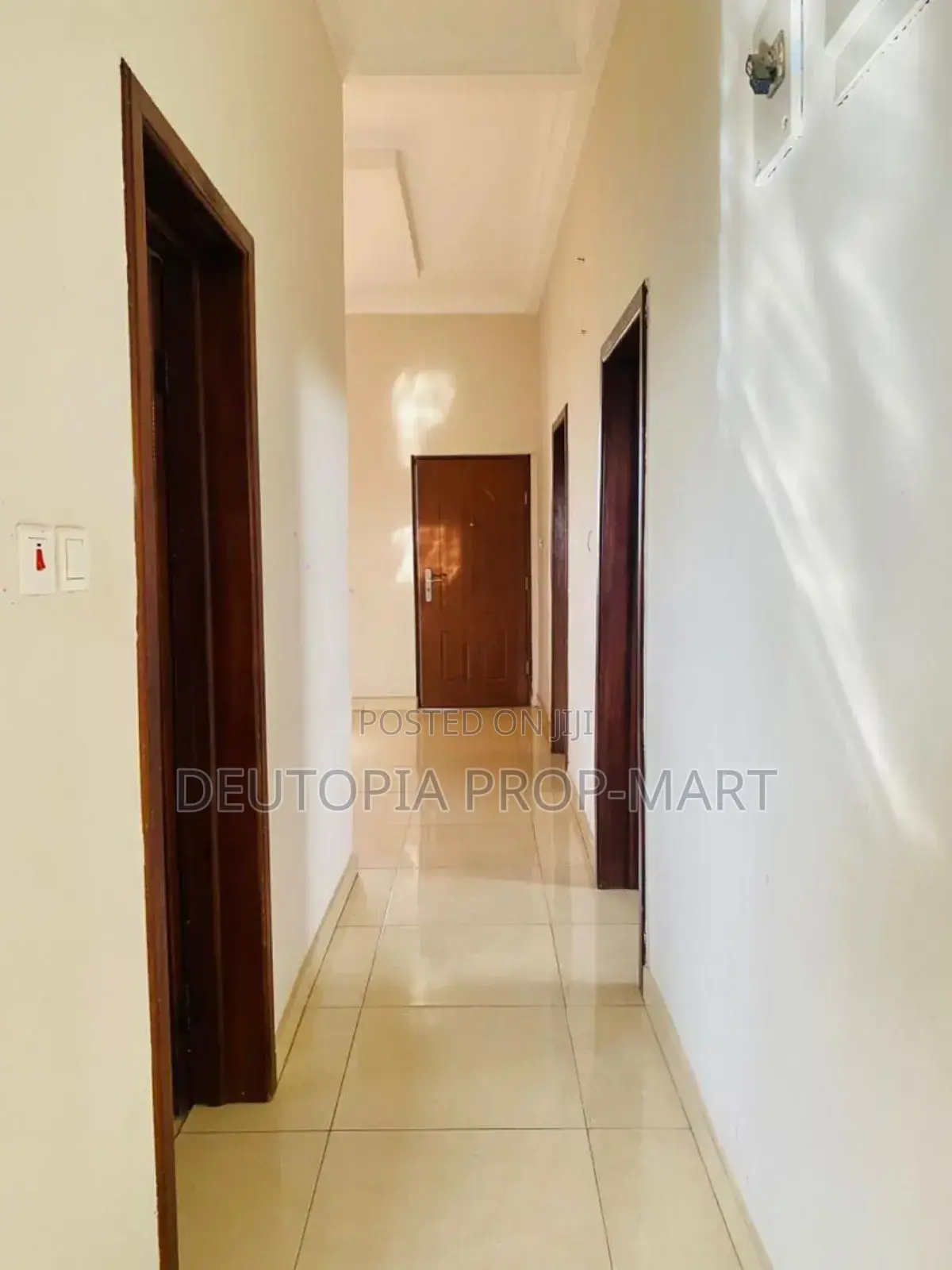 2bdrm Apartment in Palace Mall, Tema Metropolitan for rent