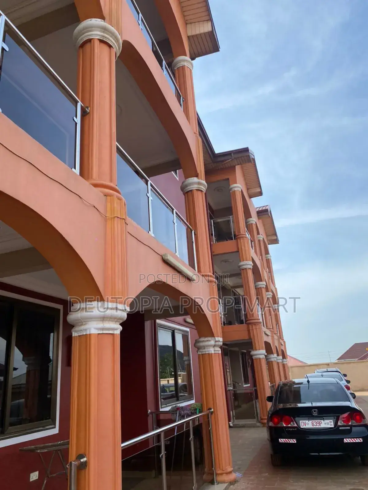 2bdrm Apartment in Palace Mall, Tema Metropolitan for rent
